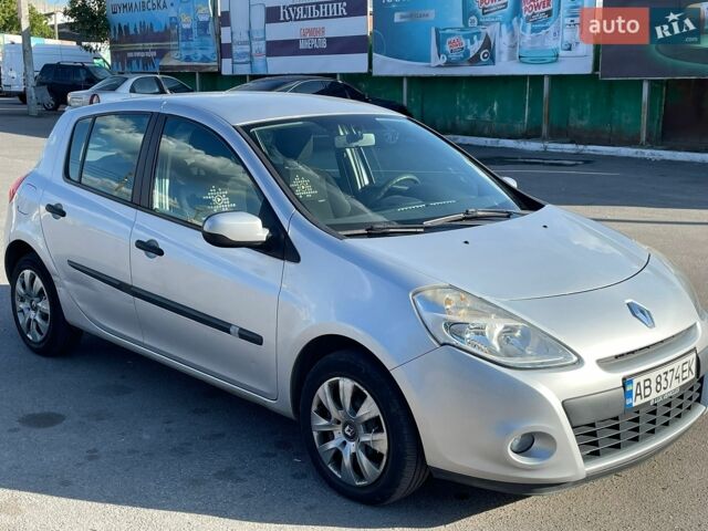 Сірий Рено Кліо, об'ємом двигуна 1.1 л та пробігом 115 тис. км за 5600 $, фото 2 на Automoto.ua