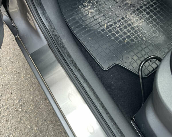 Сірий Рено Кліо, об'ємом двигуна 1.2 л та пробігом 117 тис. км за 5990 $, фото 18 на Automoto.ua
