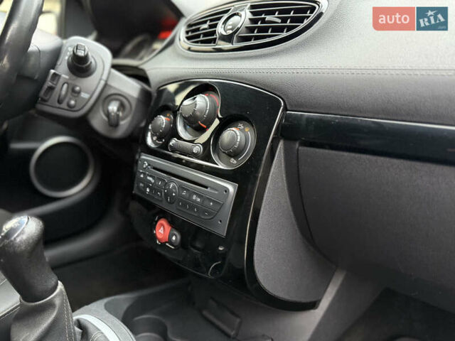 Серый Рено Клио, объемом двигателя 1.5 л и пробегом 243 тыс. км за 5650 $, фото 40 на Automoto.ua