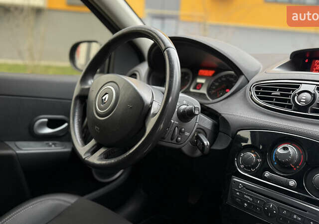 Серый Рено Клио, объемом двигателя 1.5 л и пробегом 243 тыс. км за 5650 $, фото 39 на Automoto.ua