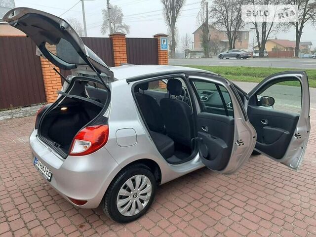 Сірий Рено Кліо, об'ємом двигуна 1.2 л та пробігом 160 тис. км за 5600 $, фото 10 на Automoto.ua