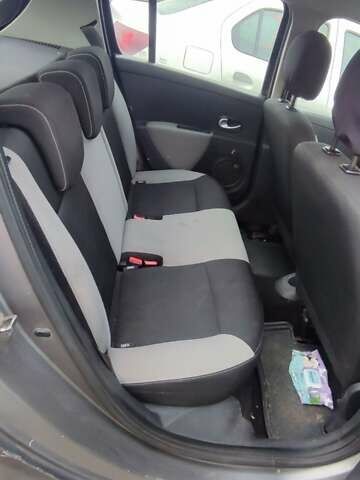 Серый Рено Клио, объемом двигателя 1.46 л и пробегом 352 тыс. км за 3300 $, фото 14 на Automoto.ua