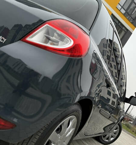 Серый Рено Клио, объемом двигателя 1.5 л и пробегом 243 тыс. км за 5650 $, фото 18 на Automoto.ua