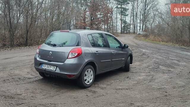 Серый Рено Клио, объемом двигателя 1.46 л и пробегом 352 тыс. км за 3500 $, фото 5 на Automoto.ua