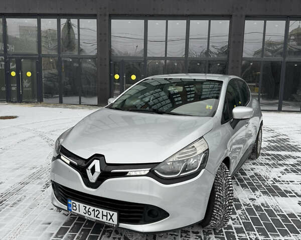 Серый Рено Клио, объемом двигателя 1.46 л и пробегом 205 тыс. км за 7950 $, фото 4 на Automoto.ua