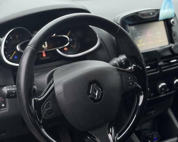 Сірий Рено Кліо, об'ємом двигуна 1.5 л та пробігом 262 тис. км за 6299 $, фото 5 на Automoto.ua