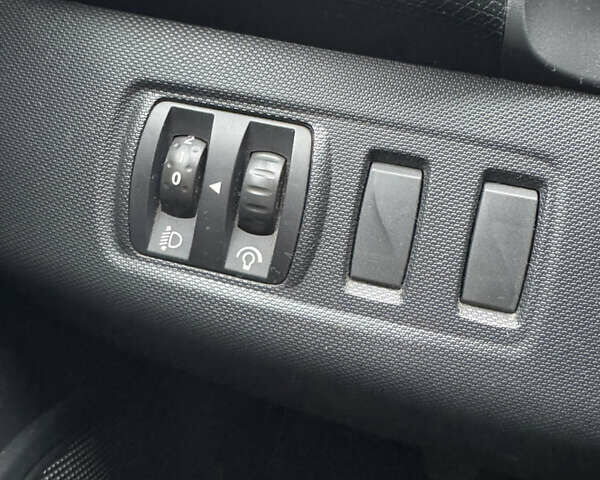 Серый Рено Клио, объемом двигателя 1.46 л и пробегом 205 тыс. км за 7950 $, фото 13 на Automoto.ua