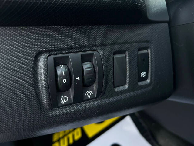 Серый Рено Клио, объемом двигателя 1.5 л и пробегом 180 тыс. км за 7700 $, фото 10 на Automoto.ua