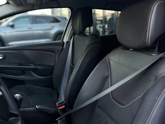 Серый Рено Клио, объемом двигателя 1.5 л и пробегом 180 тыс. км за 7700 $, фото 8 на Automoto.ua