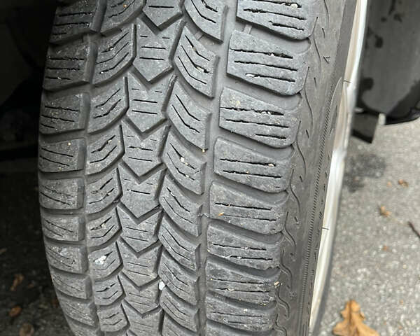 Рено Клио 2015 в Буче на Automoto.ua Серый Рено Клио, объемом двигателя 1.46 л и пробегом 218 тыс. км за 7700 $, фото 21 на Automoto.ua