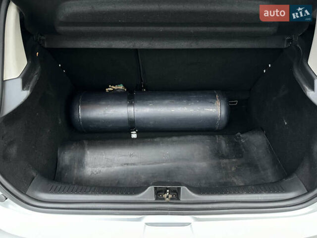 Сірий Рено Кліо, об'ємом двигуна 0.9 л та пробігом 248 тис. км за 6300 $, фото 17 на Automoto.ua