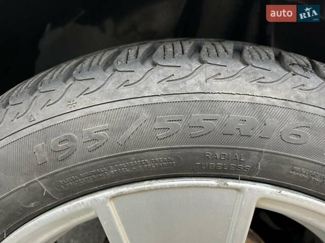 Рено Клио 2015 в Буче на Automoto.ua Серый Рено Клио, объемом двигателя 1.46 л и пробегом 218 тыс. км за 7700 $, фото 23 на Automoto.ua