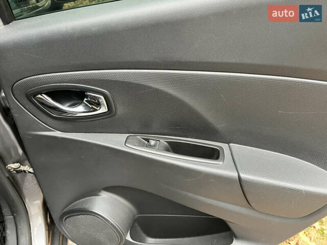 Рено Клио 2015 в Буче на Automoto.ua Серый Рено Клио, объемом двигателя 1.46 л и пробегом 218 тыс. км за 7700 $, фото 19 на Automoto.ua
