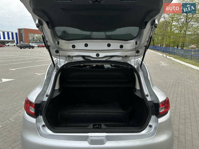 Сірий Рено Кліо, об'ємом двигуна 0.9 л та пробігом 248 тис. км за 6300 $, фото 16 на Automoto.ua