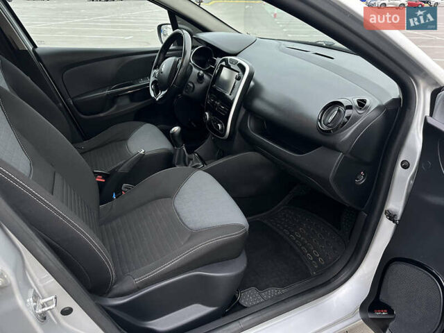 Сірий Рено Кліо, об'ємом двигуна 0.9 л та пробігом 248 тис. км за 6300 $, фото 10 на Automoto.ua