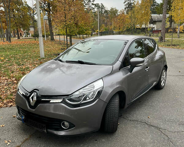 Рено Клио 2015 в Буче на Automoto.ua Серый Рено Клио, объемом двигателя 1.46 л и пробегом 218 тыс. км за 7700 $, фото 3 на Automoto.ua