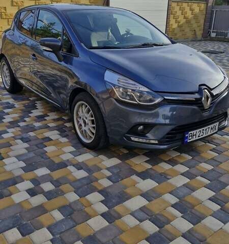 Серый Рено Клио, объемом двигателя 1.5 л и пробегом 60 тыс. км за 9300 $, фото 9 на Automoto.ua