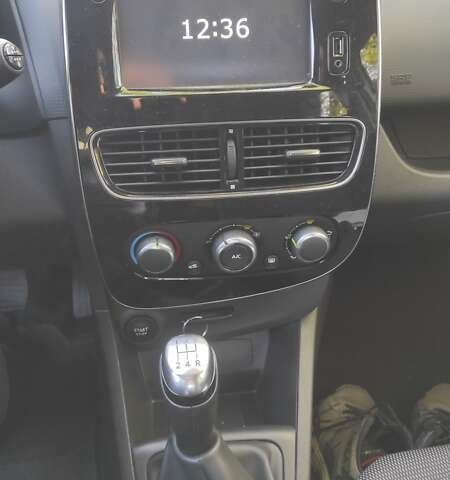 Сірий Рено Кліо, об'ємом двигуна 1.15 л та пробігом 239 тис. км за 9400 $, фото 10 на Automoto.ua