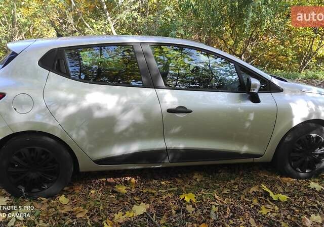 Сірий Рено Кліо, об'ємом двигуна 1.15 л та пробігом 239 тис. км за 9400 $, фото 4 на Automoto.ua