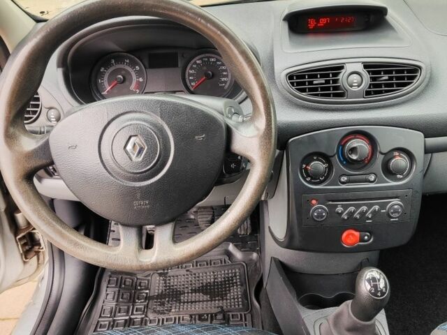 Сірий Рено Кліо, об'ємом двигуна 0 л та пробігом 200 тис. км за 3400 $, фото 6 на Automoto.ua