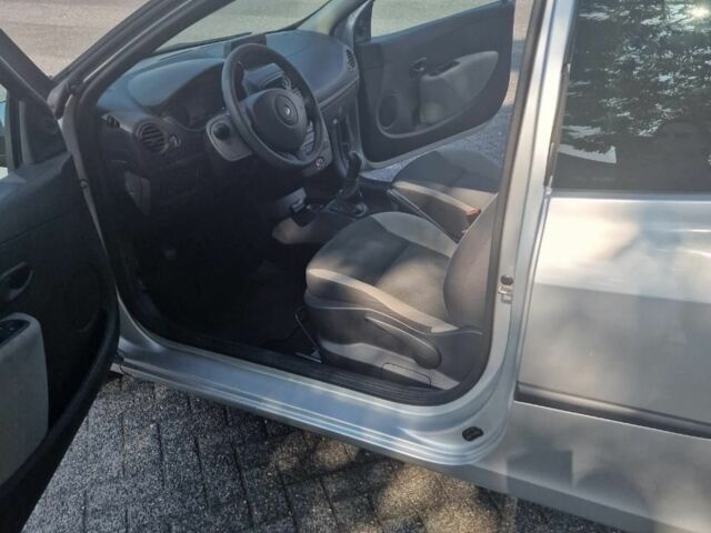 Сірий Рено Кліо, об'ємом двигуна 1 л та пробігом 1 тис. км за 6733 $, фото 3 на Automoto.ua