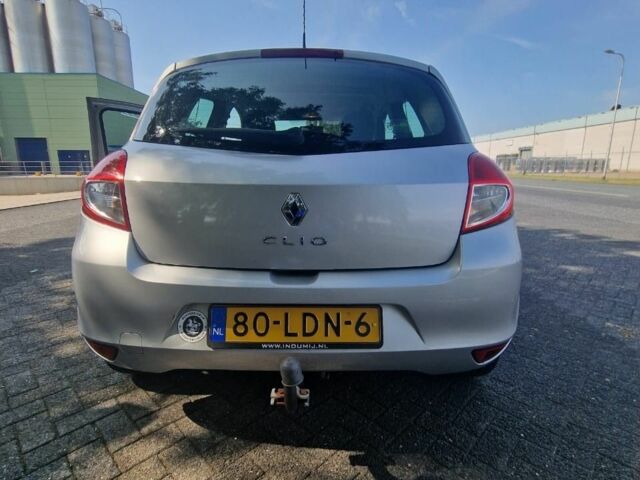 Сірий Рено Кліо, об'ємом двигуна 1 л та пробігом 1 тис. км за 6733 $, фото 7 на Automoto.ua