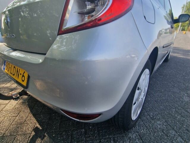 Сірий Рено Кліо, об'ємом двигуна 1 л та пробігом 1 тис. км за 6733 $, фото 2 на Automoto.ua