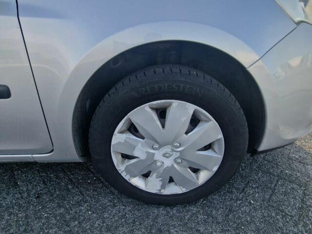 Сірий Рено Кліо, об'ємом двигуна 1 л та пробігом 1 тис. км за 6733 $, фото 5 на Automoto.ua