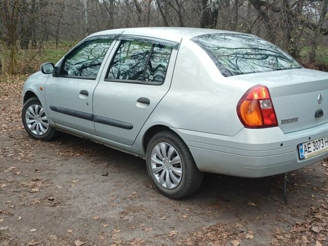 Серый Рено Клио, объемом двигателя 1.4 л и пробегом 266 тыс. км за 2700 $, фото 2 на Automoto.ua