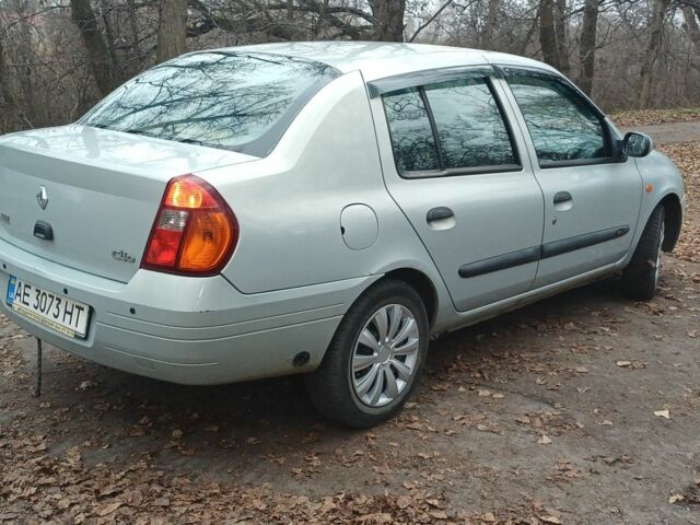 Серый Рено Клио, объемом двигателя 1.4 л и пробегом 266 тыс. км за 2700 $, фото 3 на Automoto.ua
