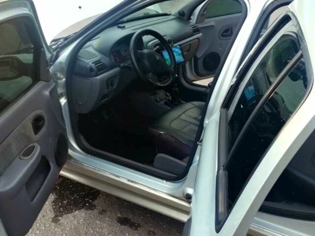 Сірий Рено Кліо, об'ємом двигуна 1.4 л та пробігом 110 тис. км за 2602 $, фото 2 на Automoto.ua