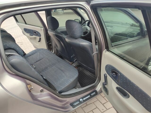 Серый Рено Клио, объемом двигателя 1.4 л и пробегом 250 тыс. км за 3100 $, фото 9 на Automoto.ua