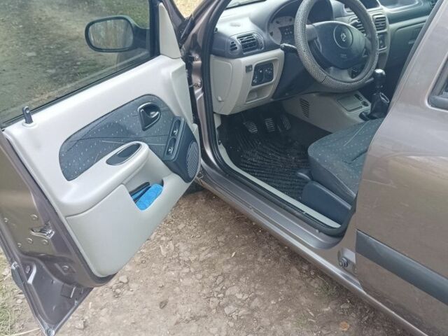 Сірий Рено Кліо, об'ємом двигуна 1.4 л та пробігом 277 тис. км за 2799 $, фото 8 на Automoto.ua