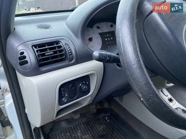Сірий Рено Кліо, об'ємом двигуна 0 л та пробігом 214 тис. км за 2400 $, фото 27 на Automoto.ua