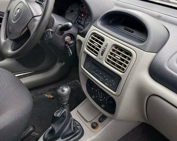 Рено Клио 2005 в Виннице на Automoto.ua Серый Рено Клио, объемом двигателя 1.4 л и пробегом 150 тыс. км за 3400 $, фото 1 на Automoto.ua