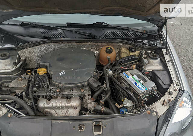 Сірий Рено Кліо, об'ємом двигуна 1.6 л та пробігом 352 тис. км за 2700 $, фото 8 на Automoto.ua
