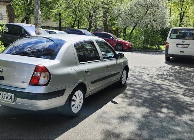 Серый Рено Клио, объемом двигателя 1.4 л и пробегом 219 тыс. км за 3100 $, фото 4 на Automoto.ua