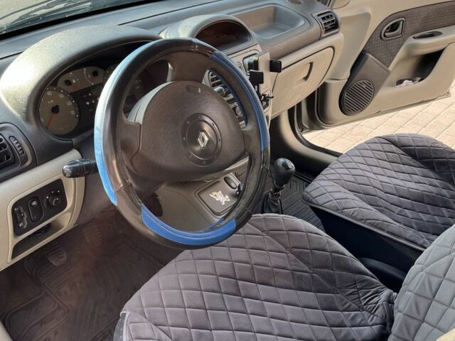 Сірий Рено Кліо, об'ємом двигуна 1.4 л та пробігом 145 тис. км за 1950 $, фото 7 на Automoto.ua