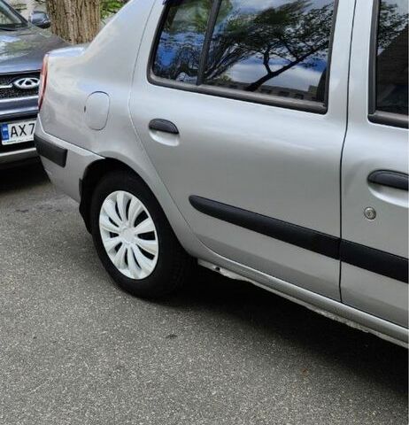 Серый Рено Клио, объемом двигателя 1.4 л и пробегом 219 тыс. км за 3100 $, фото 7 на Automoto.ua