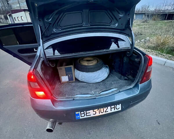 Серый Рено Клио, объемом двигателя 1.39 л и пробегом 303 тыс. км за 2900 $, фото 13 на Automoto.ua