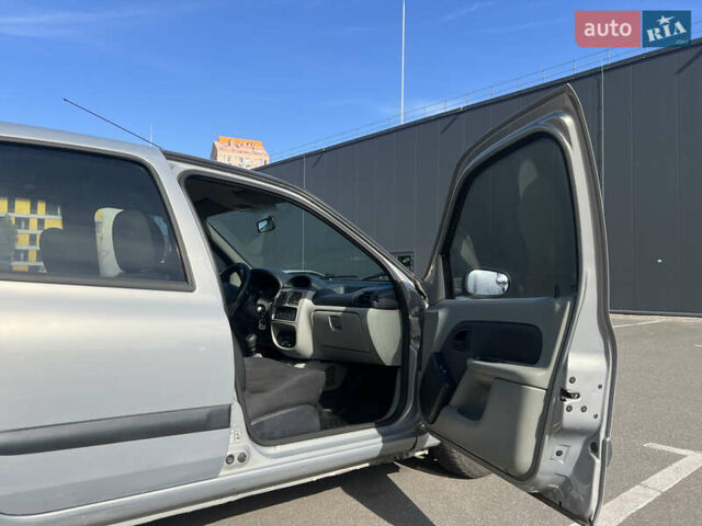 Серый Рено Клио, объемом двигателя 1.4 л и пробегом 206 тыс. км за 3500 $, фото 27 на Automoto.ua