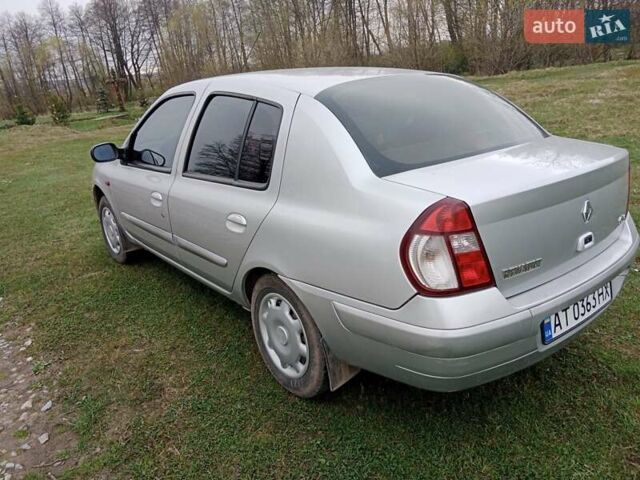 Серый Рено Клио, объемом двигателя 1.39 л и пробегом 330 тыс. км за 3100 $, фото 2 на Automoto.ua