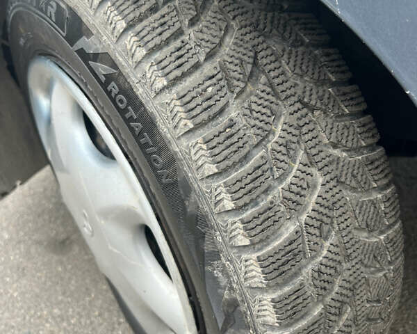 Серый Рено Клио, объемом двигателя 1.39 л и пробегом 300 тыс. км за 2900 $, фото 16 на Automoto.ua