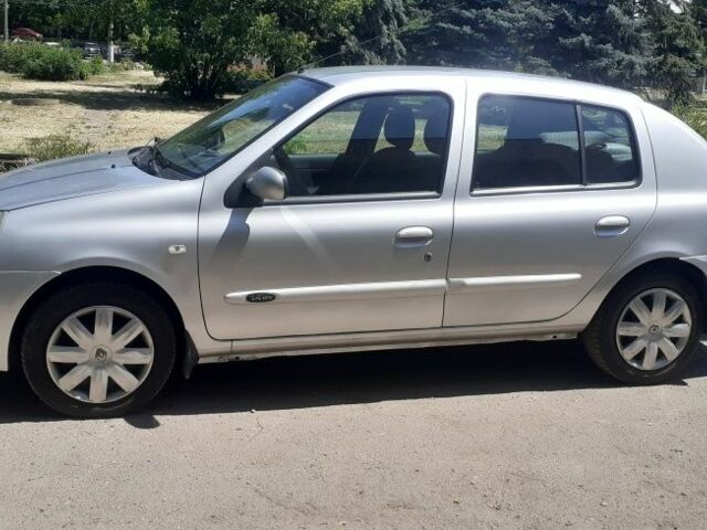 Серый Рено Клио, объемом двигателя 1.4 л и пробегом 200 тыс. км за 4600 $, фото 2 на Automoto.ua