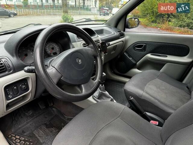 Серый Рено Клио, объемом двигателя 1.4 л и пробегом 207 тыс. км за 3490 $, фото 10 на Automoto.ua