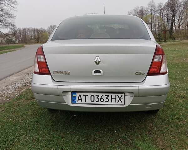 Серый Рено Клио, объемом двигателя 1.39 л и пробегом 330 тыс. км за 3100 $, фото 4 на Automoto.ua