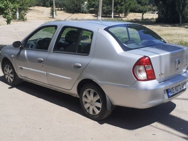 Серый Рено Клио, объемом двигателя 1.4 л и пробегом 200 тыс. км за 4600 $, фото 4 на Automoto.ua