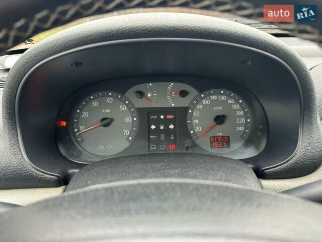 Серый Рено Клио, объемом двигателя 1.4 л и пробегом 301 тыс. км за 2999 $, фото 25 на Automoto.ua