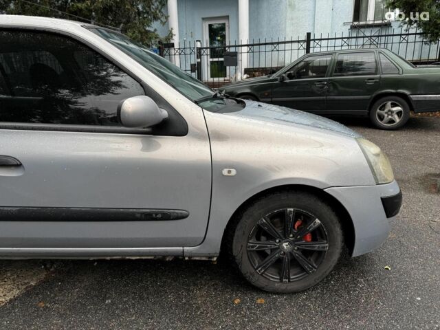 Сірий Рено Кліо, об'ємом двигуна 1.4 л та пробігом 207 тис. км за 3490 $, фото 4 на Automoto.ua