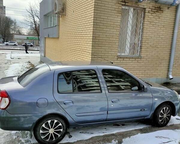 Серый Рено Клио, объемом двигателя 1.4 л и пробегом 215 тыс. км за 4000 $, фото 3 на Automoto.ua
